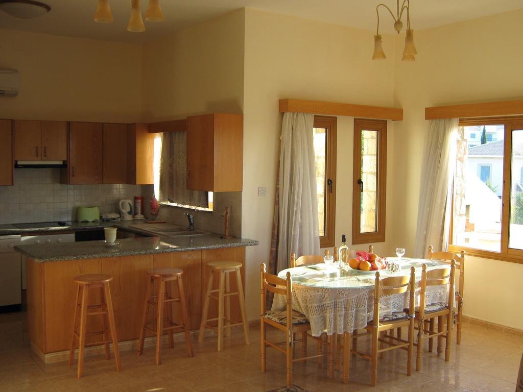 Villa Pergia Latchi Polis Szoba fotó